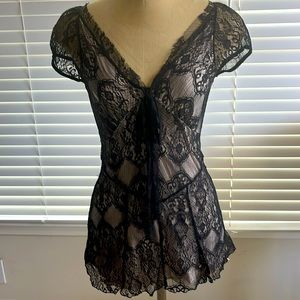 Women’s Aqua double layered lace top with tie front detail great condition